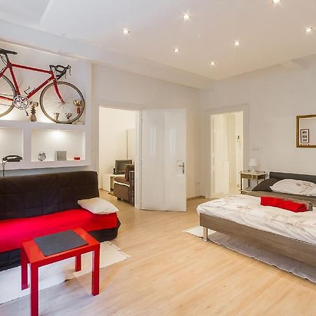 Apartment Red Bike Загреб Стая снимка