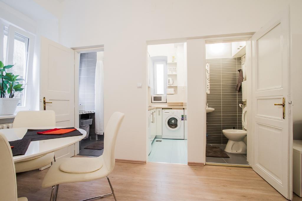 Apartment Red Bike Загреб Стая снимка